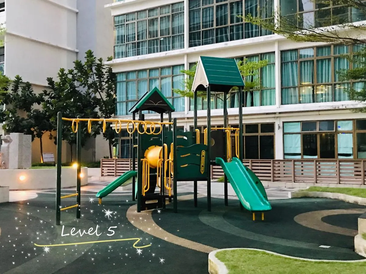 Palazio Mount Austin Studio With Balcony 4 Plus 1Pax With Tv Box 5Mins Aeon 3A06 Johor Bahru 0*,  Malaysia