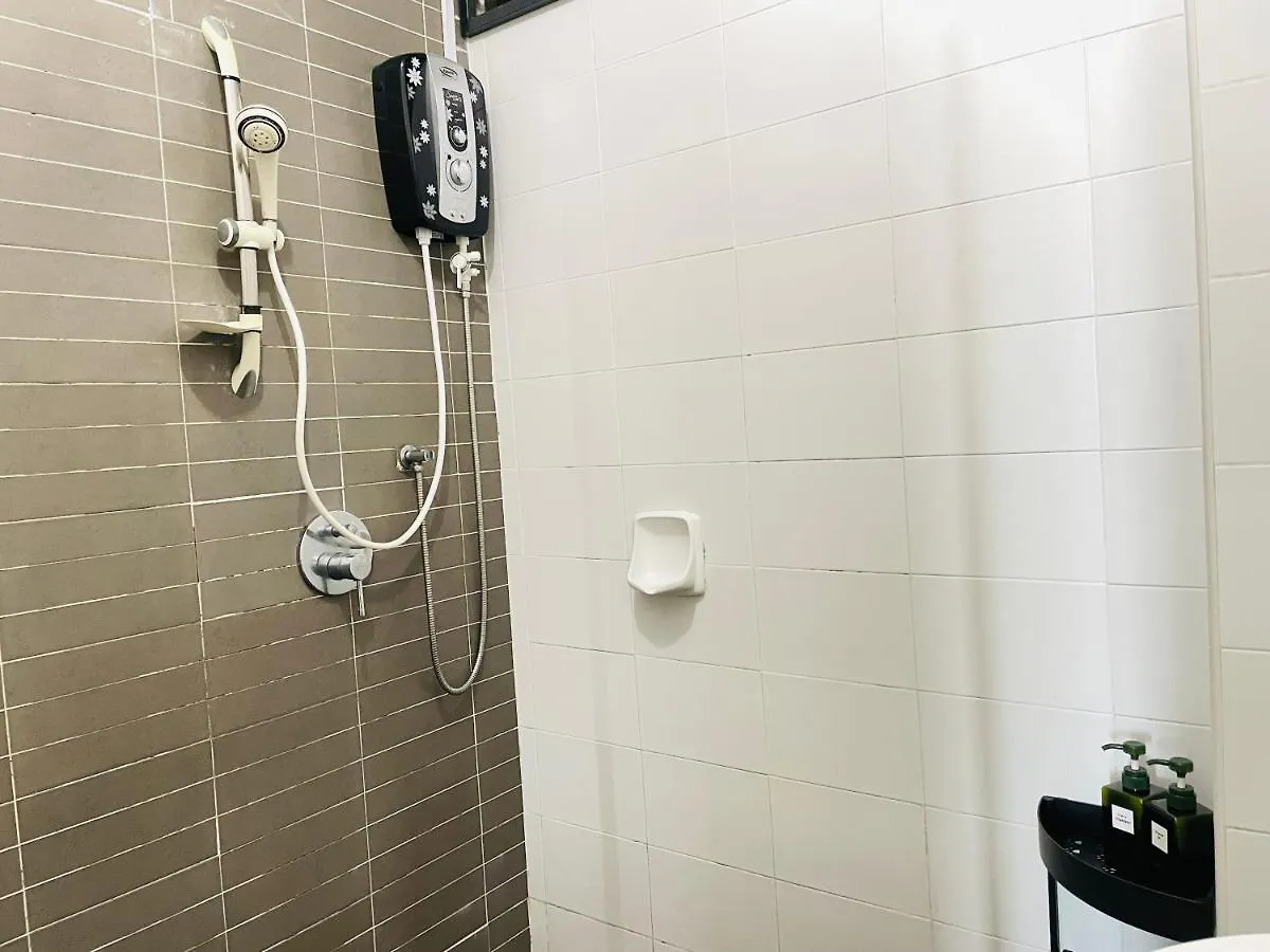 Palazio Mount Austin Studio With Balcony 4 Plus 1Pax With Tv Box 5Mins Aeon 3A06 Johor Bahru Apartment
