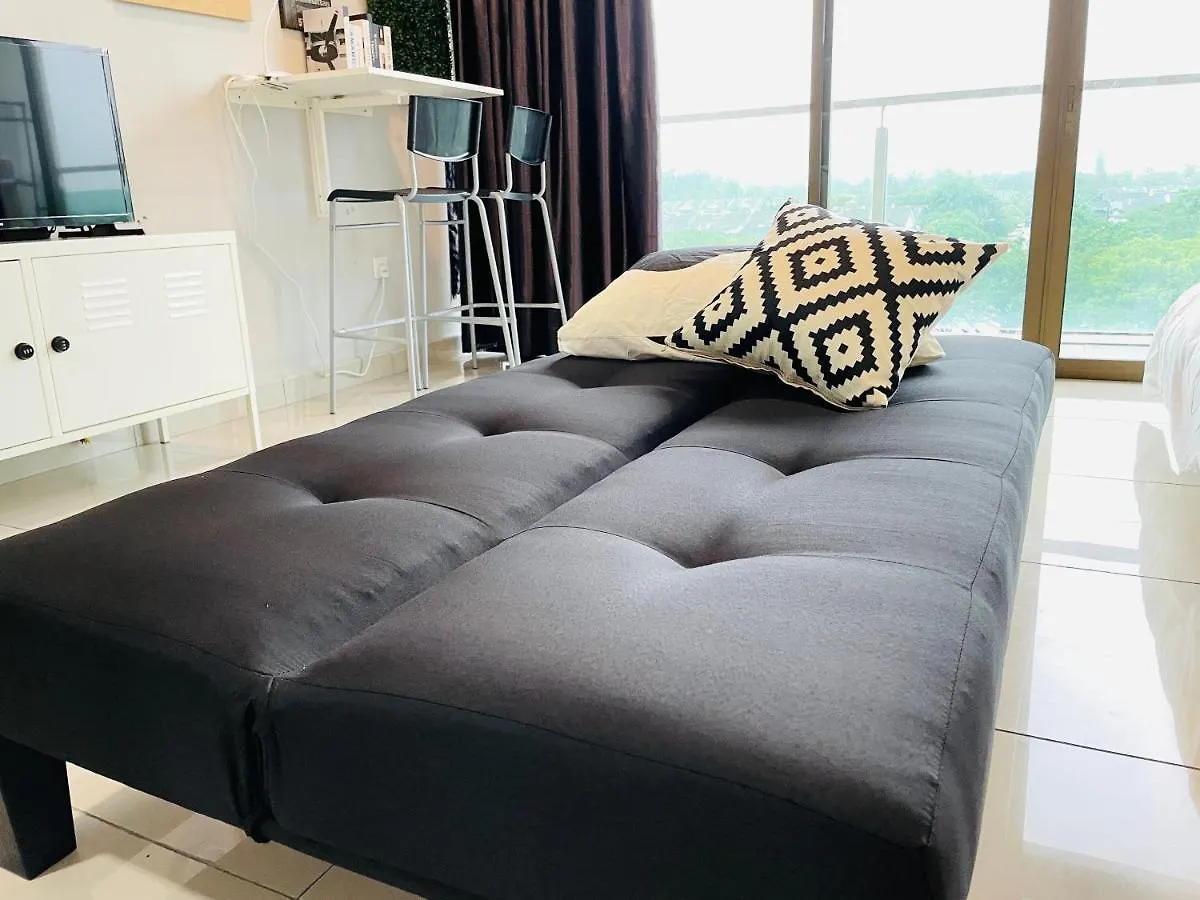 Palazio Mount Austin Studio With Balcony 4 Plus 1Pax With Tv Box 5Mins Aeon 3A06 Johor Bahru Malaysia