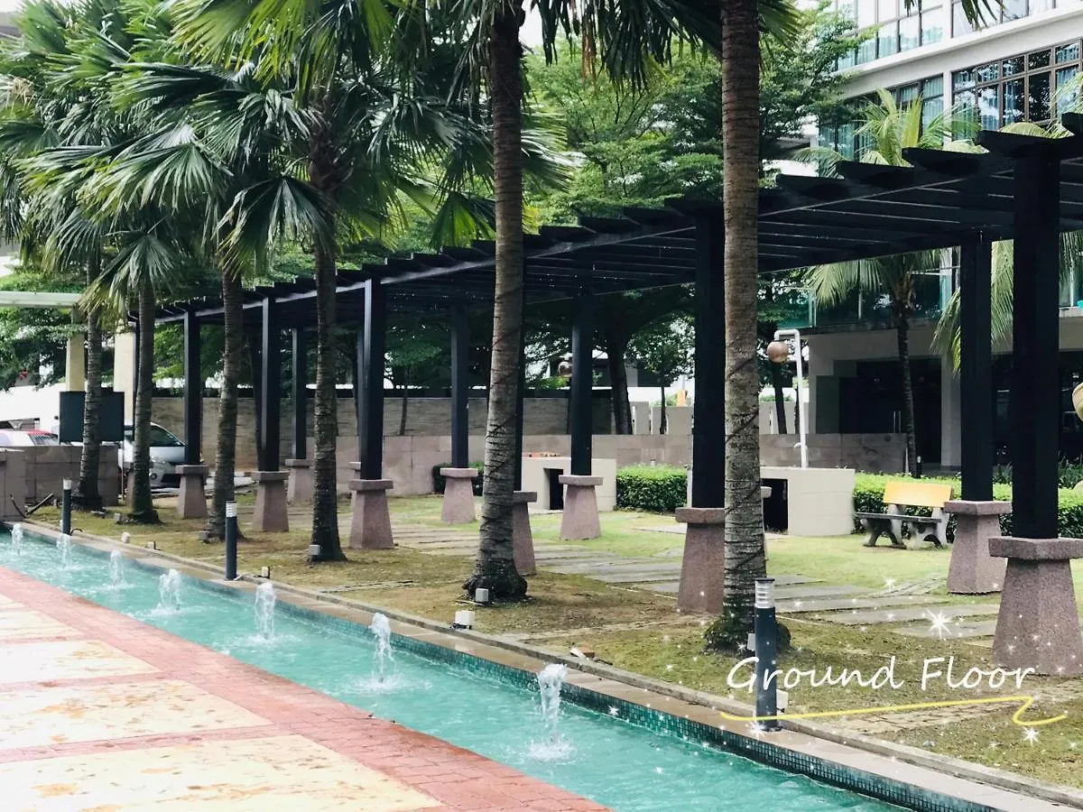 Palazio Mount Austin Studio With Balcony 4 Plus 1Pax With Tv Box 5Mins Aeon 3A06 Johor Bahru Apartment