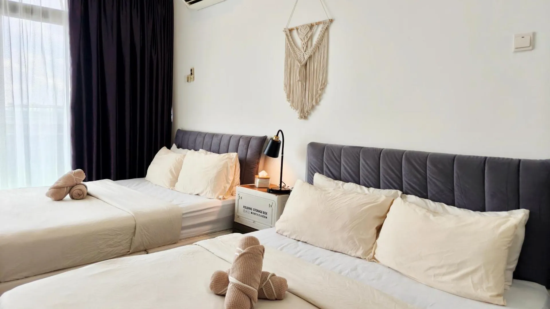 Apartment Palazio Mount Austin Studio With Balcony 4 Plus 1Pax With Tv Box 5Mins Aeon 3A06 Johor Bahru